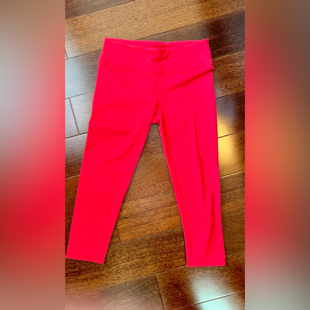 🔵 BOGO Fabletics Red 3/4 Leggings